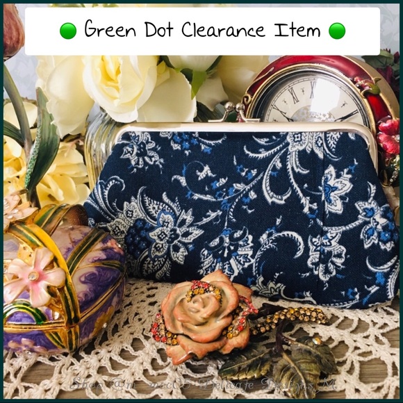 Other - 🟢 Adorable Canvas Vintage Cosmetic Bag